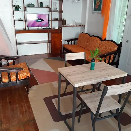 Aquarius Apartments - Orange